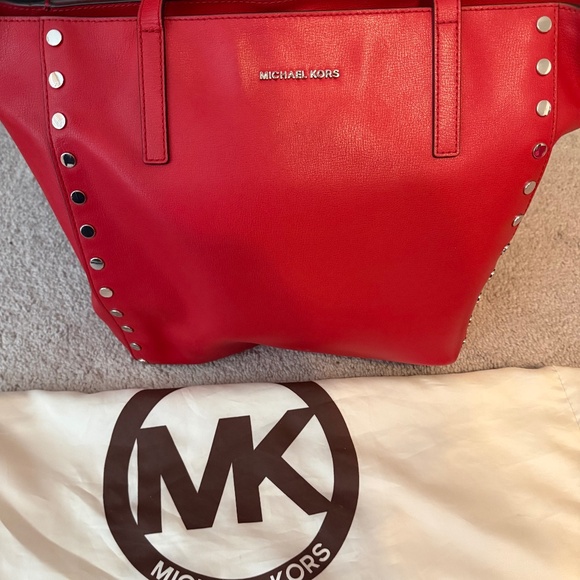 MICHAEL KORS Rivington Large Studded Leather Tote Bag - RED - Picture 2 of 8